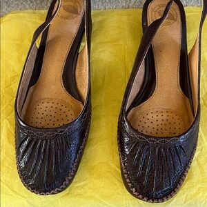 Nurture leather shoes